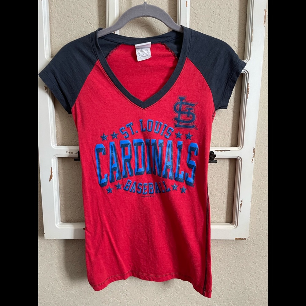 Campus Lifestyle Genuine Merchandise St Louis Cardinals Baseball V-Neck Shirt